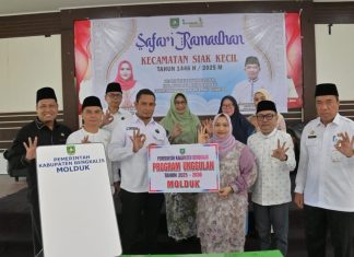 Bupati Kasmarni Serahkan Perangkat MOLDUK Portable di Kecamatan Siak Kecil