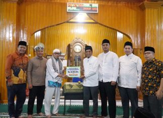 Ketua DPRD Payakumbuh Serahkan Bantuan Hibah untuk Pembangunan Masjid Assa’adah