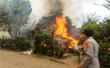 Satreskrim Polres Aceh Timur Olah TKP Kebakaran, Hanguskan 5 Rumah di Simpang Ulim