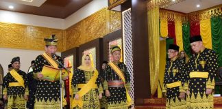 Ketua MKA dan DPH LAMR Kabupaten Bengkalis Dikukuhkan, Bupati Kasmarni Ucapkan Selamat