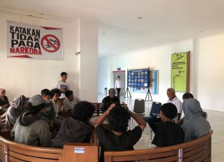 Harga Tiket DAMRI Rute Kendari-Mawasangka Naik, Mahasiswa Gelar Aksi Protes