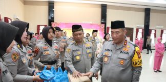 BAZAR RAMADAN POLRI PRESISI 2025: POLDA KEPRI SALURKAN RIBUAN PAKET SEMBAKO