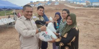 SMSI Kepri Bersama PT MEG Salurkan Bantuan Sembako pada Warga Rempang Eco City