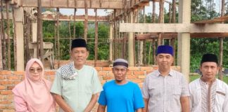 Sekda Lingga Kunjungi Pesantren Baitul Mukhlasin, Dukung Pembangunan Musala