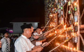 Lestarikan Khazanah 27 Likur, Bupati Bengkalis Resmikan Festival Lampu Colok 2025