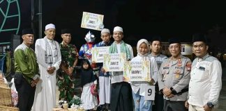 Sekda Lingga H. Armia Lepas Peserta Pawai Obor Keliling di Daik Lingga