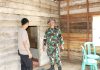 Pasi Ter Kodim 0318/Natuna Tinjau Progres TMMD ke-123 di Desa Selemam Pasi Teritorial (Pasiter) Kodim 0318/Natuna, Lettu Arh Erikson Sinurat ketika meninjau pelaksanaan TMMD ke 123 di Desa Selemam