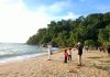 Menikmati Keindahan Pantai Tebung Serasan Saat Libur Lebaran