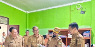 Bupati Al-Farlaky ‘Gedor’ Kantor Dinas, Pastikan ASN Tak Tambah Cuti dan Pelayanan Prima Pasca Lebaran