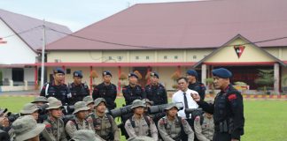 Dansat Brimob Berangkatkan Pejuang Spesialis: Langkah Pagi Menuju Tugas yang Lebih Tinggi