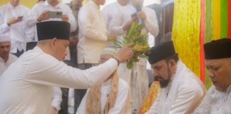 Peusijuek di Julok, Bupati Aceh Timur Tegaskan Semua Kecamatan Diperlakukan Setara