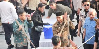 Bagikan Nasi Ayam Rica-Rica Andaliman Dalam Perayaan HUT ke-77, Wakil Bupati Simalungun Hadir pada hari jadi Provinsi Sumatera Utara di Parapat