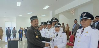 Bupati Buton Tengah Tekankan Kepatuhan Aturan Bagi Seluruh Jajaran Pemerintah Daerah Saat Lantik Sejumlah PJ Kepala Desa
