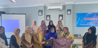 Berdayakan Masyarakat, Disnakerperin Kota Payakumbuh Gelar Pelatihan Ecoprint