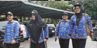 Seorang Penyandang Disabilitas Bahagia Ketika Terima SK CPNS Pemko Medan