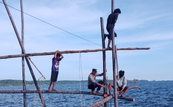 Polri dan Masyarakat Pesisir Bersatu Bangun Kelong, Lestarikan Budaya dan Ketahanan Pangan di Lingga