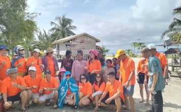 Puluhan Wisatawan Vietnam Kunjungi Pulau Kojong Pena’ah, Destinasi Pesisir yang Menawan