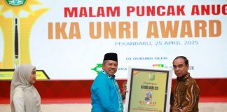 Malam Puncak Anugerah IKA UNRI Award 2025, Bupati Siak Raih Penghargaan Khusus