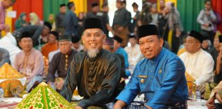 Husni Merza Sambut Menteri Kehutanan Raja Juli Antoni, dan Ikuti Prosesi Adat Tepuk Tepung Tawar