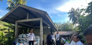 Bupati Aneng Salurkan Pupuk Bersubsidi untuk Petani di Tiga Kecamatan Anambas