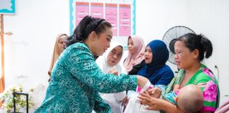 Pastikan ILP Berjalan Baik, Airin Rico Waas Dampingi Titiek Sugiharti Surya Kunjungi Posyandu