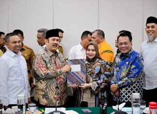 Bersama Gubernur Riau dan Kepala Daerah Se Riau, Bupati Kasmarni Audiensi ke Bappenas Republik Indonesia