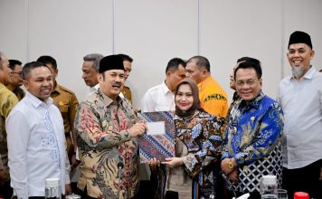Bersama Gubernur Riau dan Kepala Daerah Se Riau, Bupati Kasmarni Audiensi ke Bappenas Republik Indonesia
