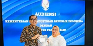 Bupati Kasmarni Sampaikan Potensi Kawasan Industri Buruk Bakul kepada Wamen Perindustrian Republik Indonesia