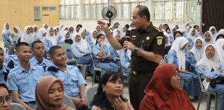 Jaksa Masuk Sekolah, Menyemai Kesadaran Hukum dan Antinarkoba di Kalangan Pelajar Batam