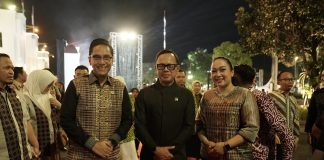 Kenakan Songket Medan, Rico Waas dan Ketua TP PKK Tampil Kompak di Gala Dinner Munas VII APEKSI Surabaya