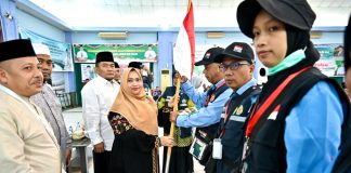 Bupati Kasmarni Lepas JCH Kabupaten Bengkalis Kloter 12 dari Embarkasi Haji Batam Menuju Madinah