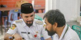 Tiba di Aceh, Mualem Disambut Bupati Al-Farlaky
