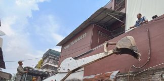 Pemko Medan Bongkar Paksa Dua Bangunan Ilegal