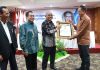 Bupati Simalungun Anton Achmad Saragih Terima Anugerah Sahabat Pers dari SMSI Pusat