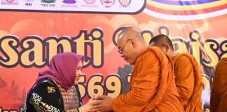 Bupati Kasmarni Ajak Umat Buddha Perkuat Perdamaian, Toleransi dan Spiritualitas