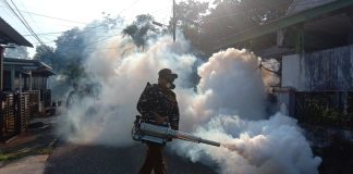 Cegah DBD, Relawan Ansor Banser Lakukan Fogging dan Sosialisasi Pencegahan Penyakit