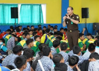 Bangun Kesadaran Hukum, Kejati Kepri Sosialisasi Bahaya Napza, Bullying dan Bijak Bermedsos di SMKN 3 dan SMKN 4 Tanjungpinang