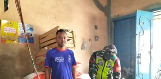 Pastikan Harga dan Ketersediaan Sembako, Babinsa Komsos dengan Pedagang