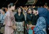 Kahiyang Ayu Kenalkan Warisan Budaya Sumut di Ajang Indonesia Fashion Week 2025