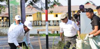 Semangat Lestari dari Pulau Penyengat, Gubernur Kepri Pimpin Aksi Bersih-Bersih Lawan Polusi Plastik