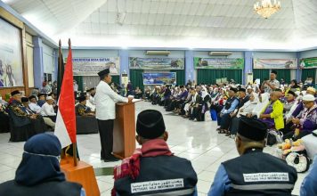 Tangis Haru dan Doa Menyambut Tamu Allah, Gubernur Ansar Sambut Kloter Pertama Haji Kepri