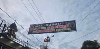 Di Asahan, DPP PERMASI Bentangkan Spanduk Terkait Kasus Hukum Sisik Trenggiling dan Sabung Ayam