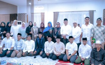 Hadiri Tahlil Malam, Rico Waas: Di Balik Duka Ada Cinta Allah