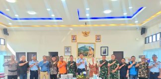 Ulang Tahun Komandan Lanud RSA, Bupati Natuna dan Personel Lanud Kompak Beri Kejutan