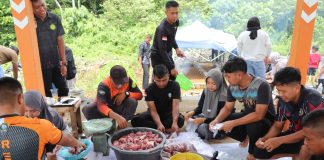 Kantor Pencarian dan Pertolongan Natuna Pupuk Kebersamaan Melalui Penyembelihan Hewan Kurban
