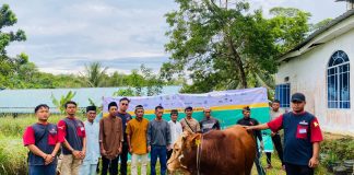MEG dan AGP Salurkan 6 Ekor Sapi dan 14 Ekor Kambing