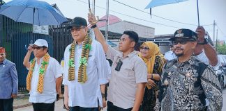 Bupati Azhari Dampingi Dirjen PKP dan Komisi V DPR RI Tinjau Kawasan Pemukiman Tidak Layak Huni di Buton Tengah