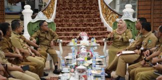 Dukung Pemasangan Plang Kawasan Hutan, Bupati Kasmarni Minta Masyarakat Tidak Buat Aktivitas Baru