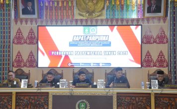 Bupati Kasmarni Hadiri Rapat Paripurna Pengesahan Perubahan Propemperda Tahun 2025 DPRD Kabupaten Bengkalis
