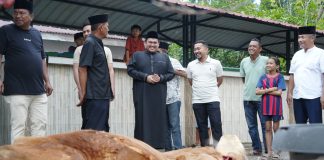 Masjid Al-Mubarak Sembelih 11 Hewan Kurban, Ketua DPRD Septian Nugraha Turut Berkurban dan Hadir Langsung di Lokasi